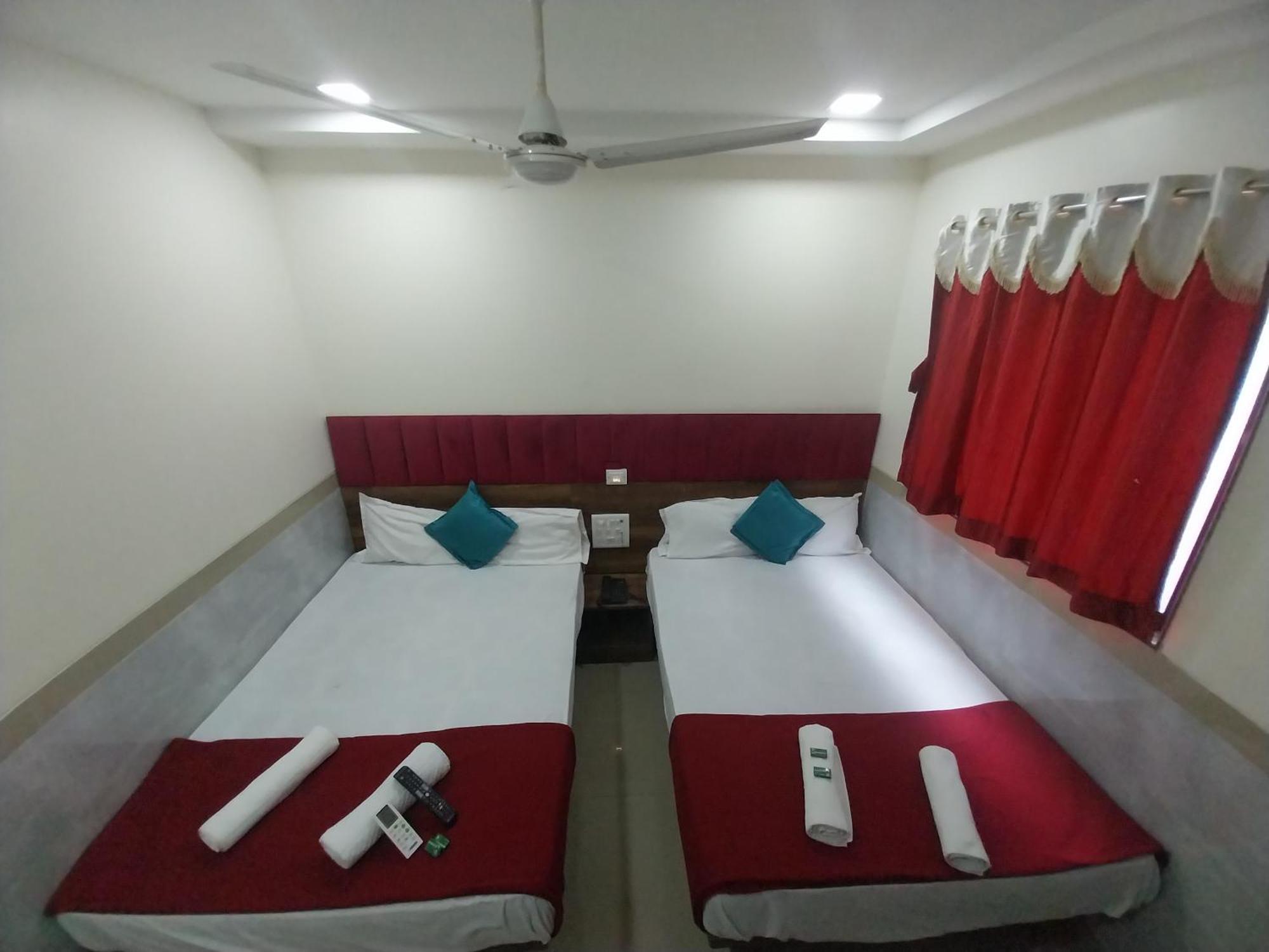 Hotel New Balaji Residency Mumbai Exterior photo